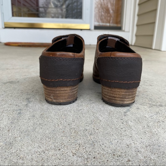 Merrell Shiloh Clogs - Picture 3 of 5